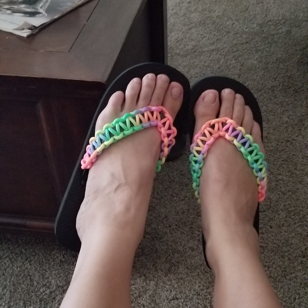 Paracord flip flops rainbow color